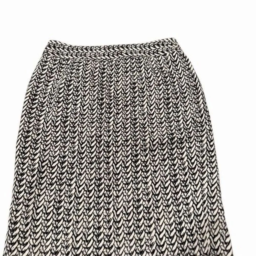 Banana Republic Pencil Skirt- size 6